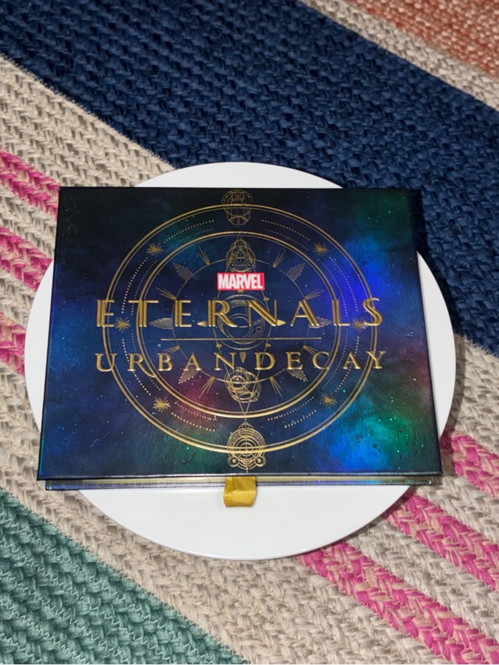Urban Decay Eternals Eyeshadow Palette - Black & Gold - Picture 5 of 8